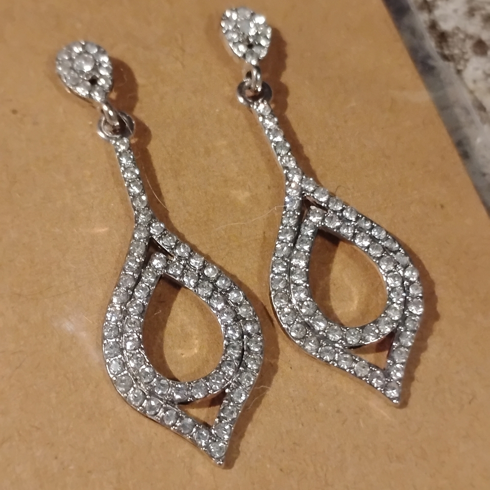 Elegant Silver Drop Earrings NEW